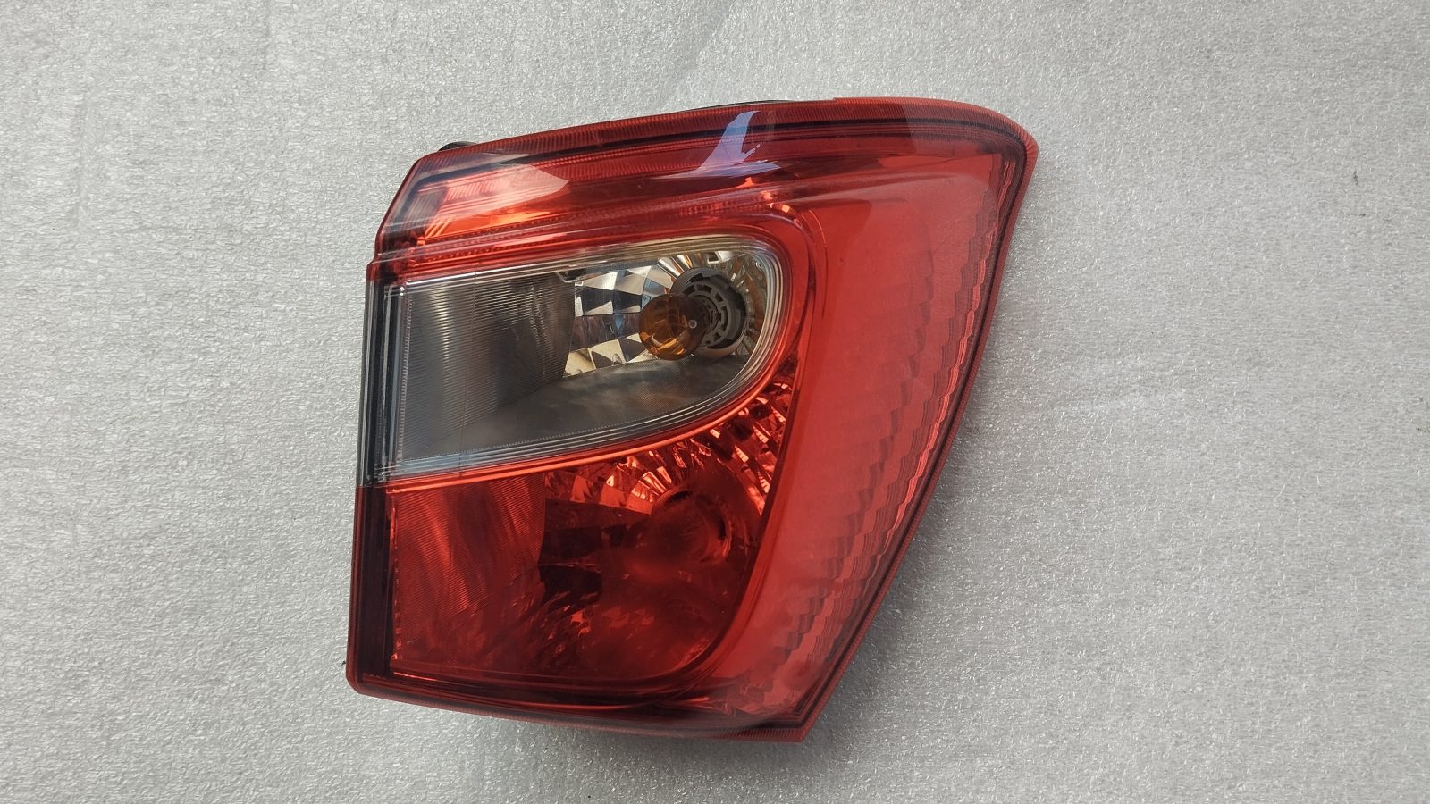 Suzuki SX4 S-Cross 2013–2016 jobb hátsó külső lámpa 35650-61M10
