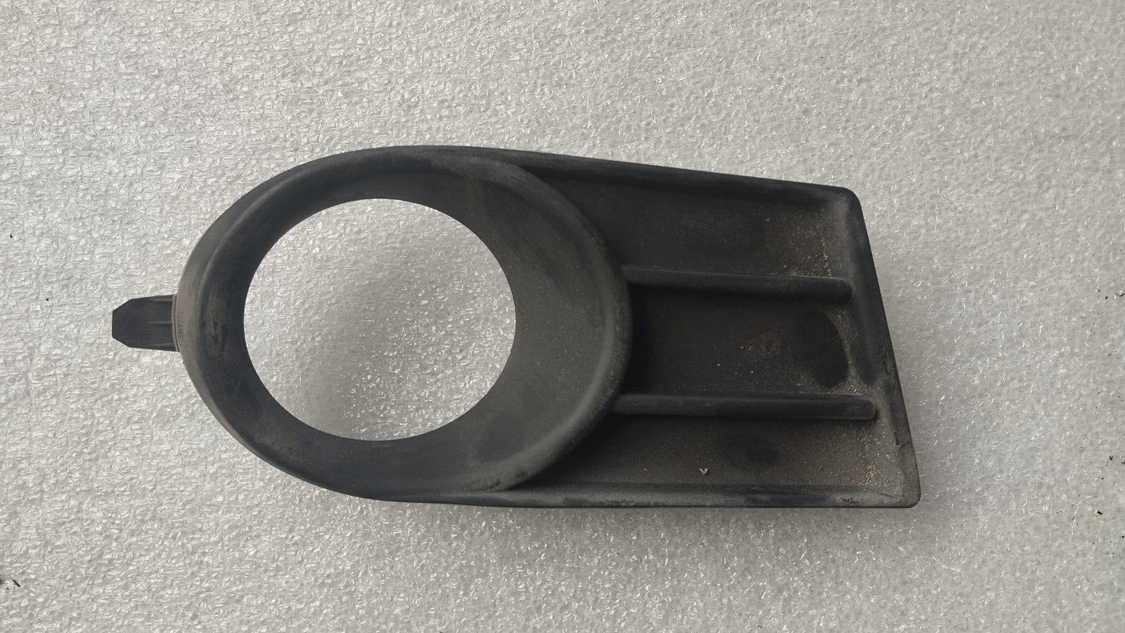 Suzuki Swift 2005-2007 jobb ködlámpa keret