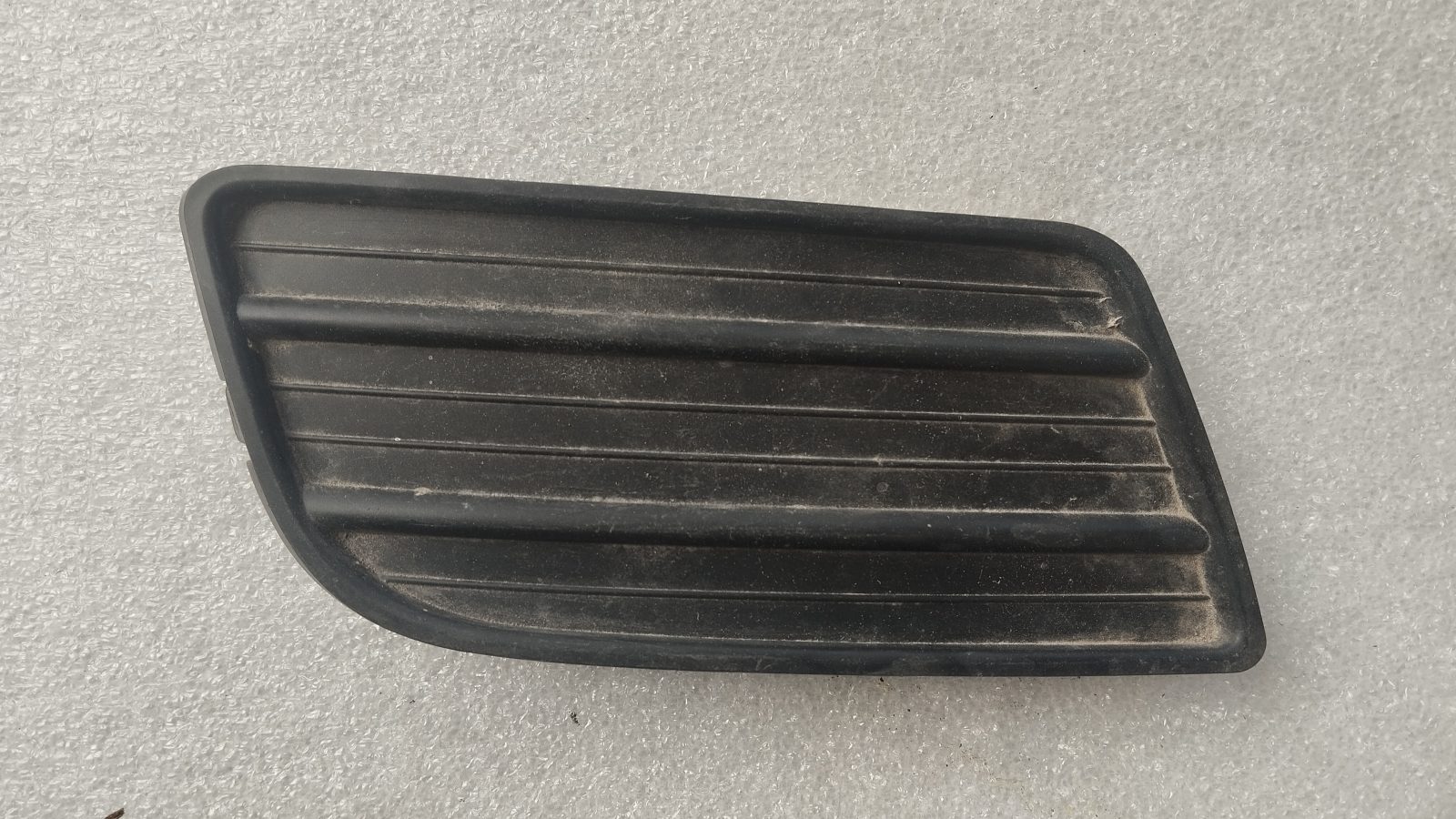 Suzuki Swift 2008-2010 jobb oldali ködlámpa takaró 71751-72K0