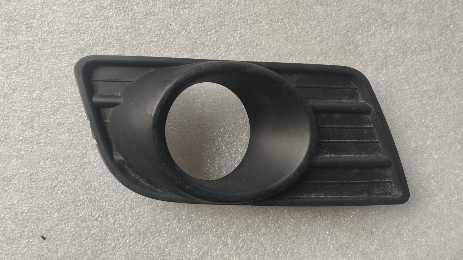 Suzuki Swift 2008-2010 jobb oldali ködlámpa takaró 71751-72K1