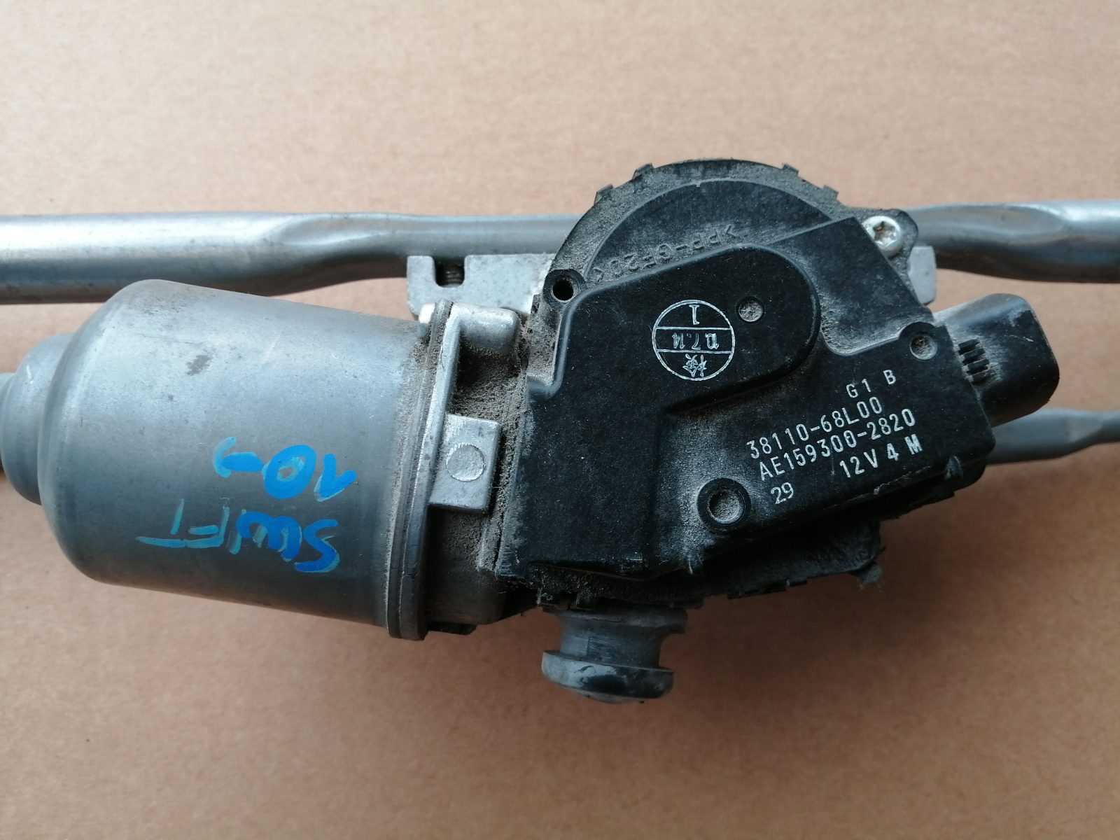 Suzuki Swift 2010-2016 első ablaktörlő motor