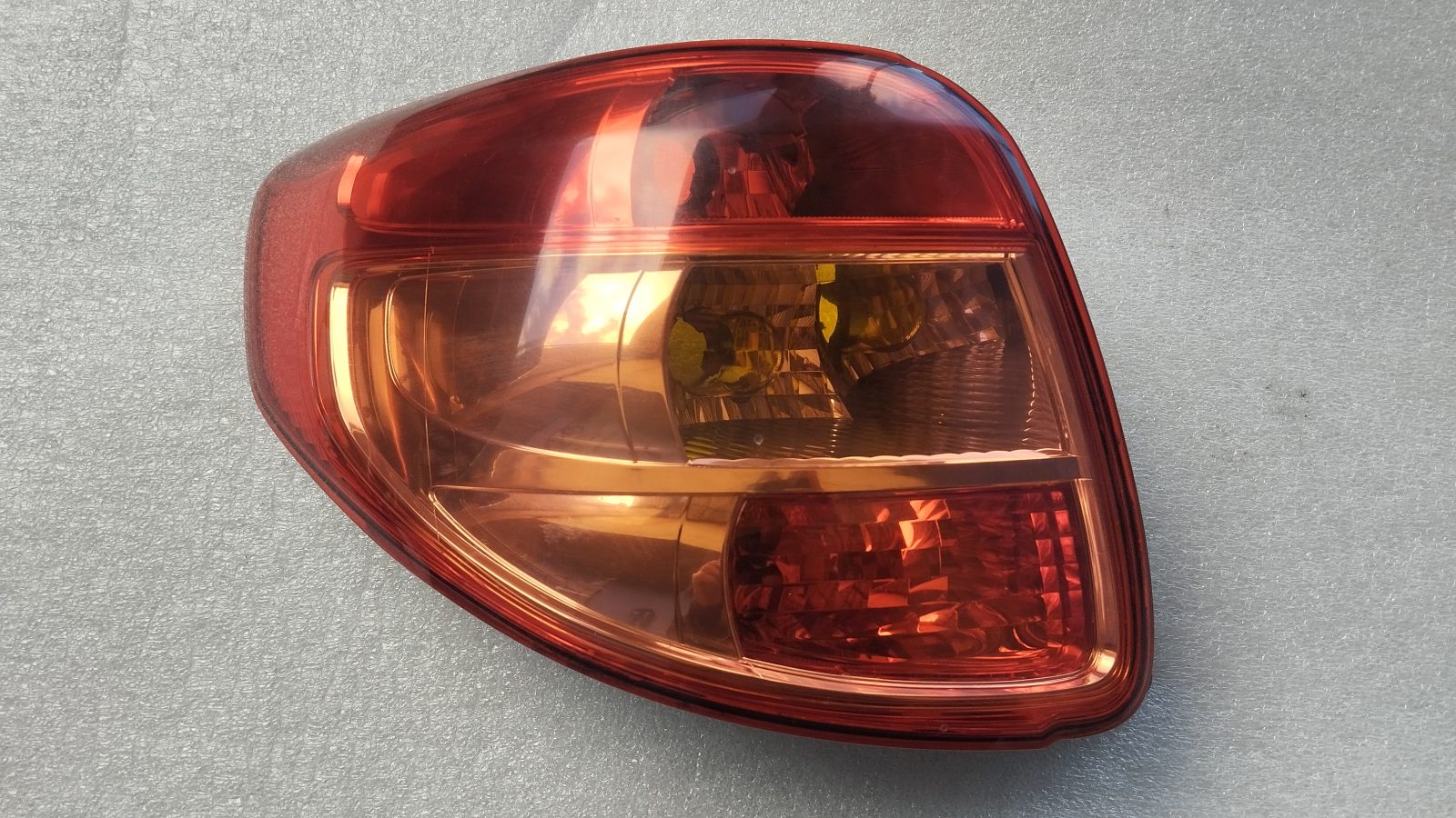 Suzuki SX4 bal hátsó lámpa 35670-79J00