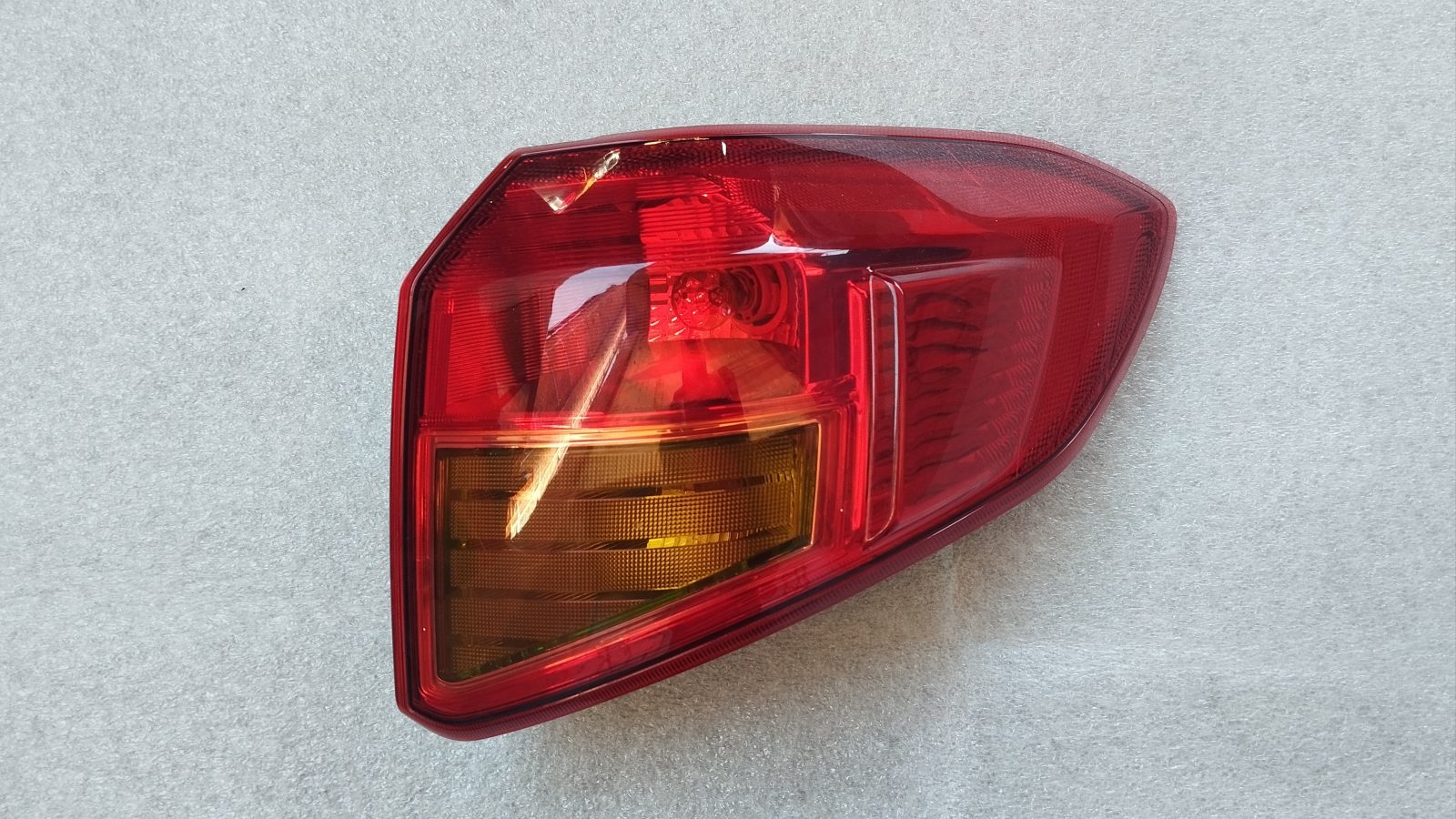 Suzuki Vitara LY jobb hátsó külső lámpa 35650-54P00