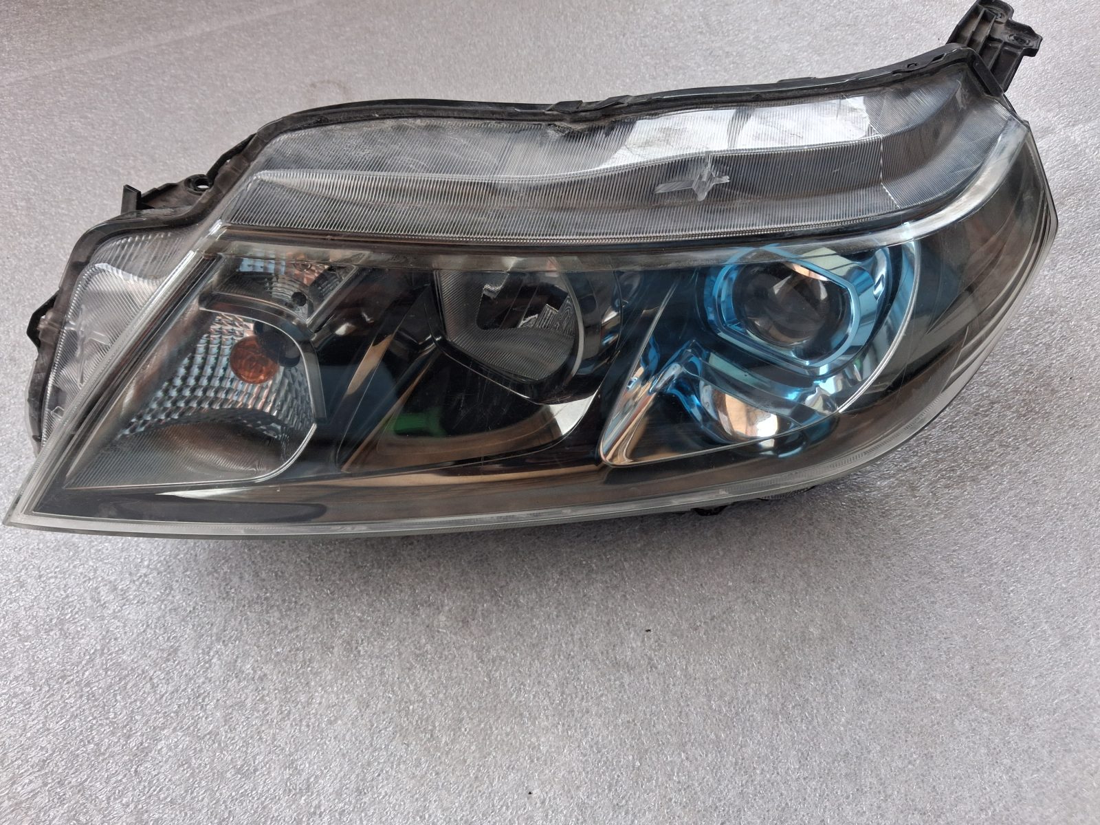 Suzuki Vitara LY bal első LED fényszóró – 35320-54P50